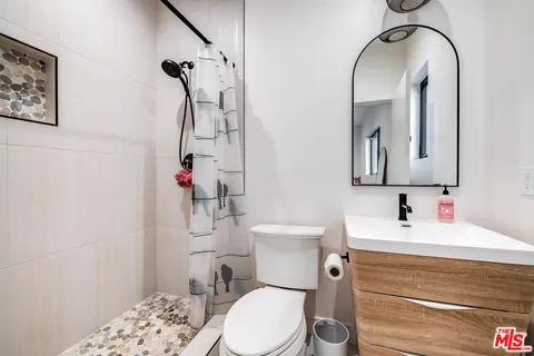 $1,395,000 | 17150 Vintage Street, Northridge, CA 91325