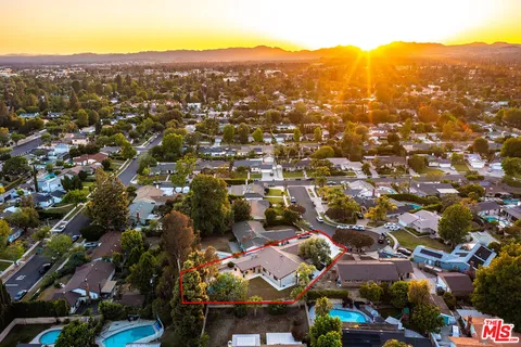 $1,395,000 | 17150 Vintage Street, Northridge, CA 91325
