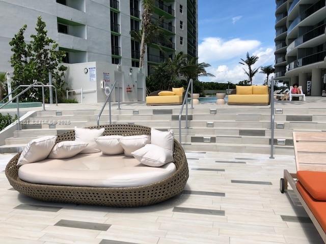 488 Northeast 18th Street, Unit 3703 Miami, FL 33132 - Photo 11 of 27 a view of fountain