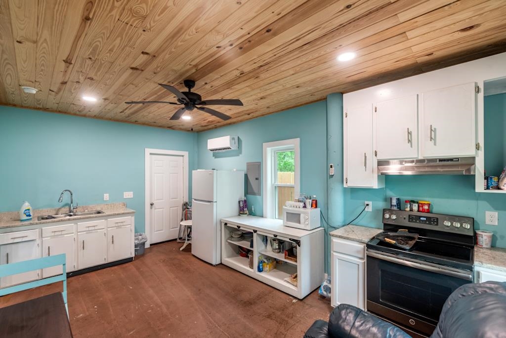13742 Roberts Road Loxley, AL 36551 - Photo 8 of 18 Kitchen
