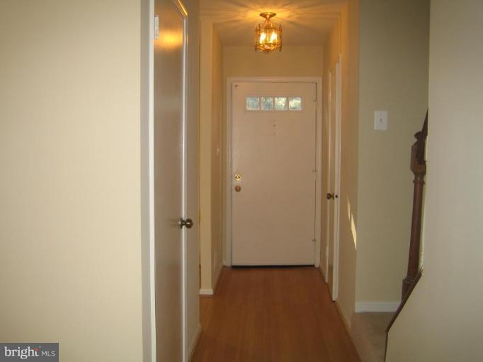 2146 Greenkeepers Court Reston, VA 20191 - Photo 7 of 7 Entrance / Foyer