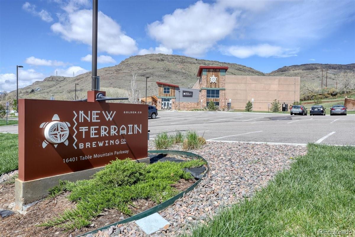 5070 Easley Road Golden, CO 80403 - Photo 18 of 24 a view of a sign board with a street