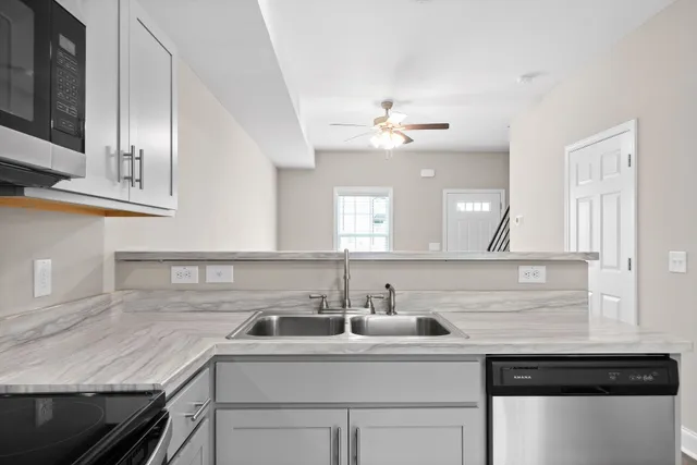 $1,195 | 1167 Meadowhill Lane, Unit E, Clarksville, TN 37043