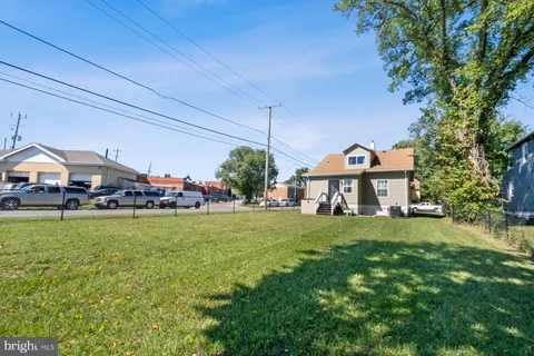 $415,000 | 6401 Halleck Street, District Heights, MD 20747