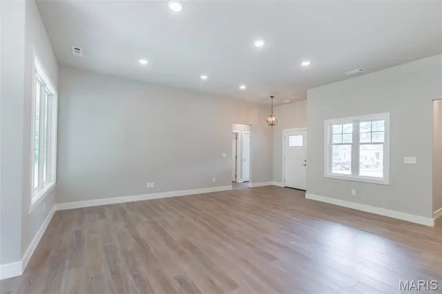 $292,000 | 257 Berkshire Drive, Poplar Bluff, MO 63901