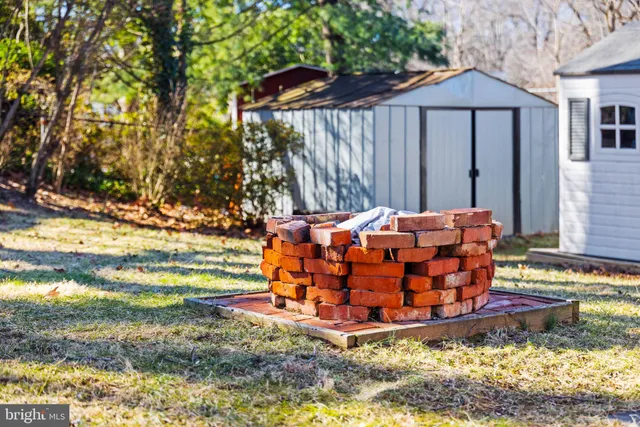 $699,999 | 7011 Murray Lane, Annandale, VA 22003