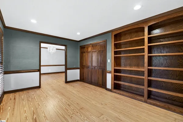 $624,900 | 317 East Killarney Lake, Moore, SC 29369