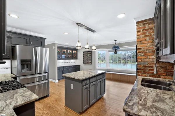 $624,900 | 317 East Killarney Lake, Moore, SC 29369