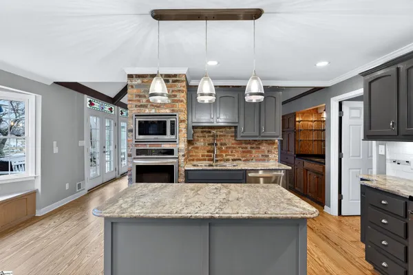 $624,900 | 317 East Killarney Lake, Moore, SC 29369