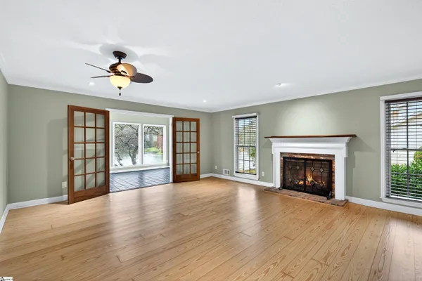 $624,900 | 317 East Killarney Lake, Moore, SC 29369