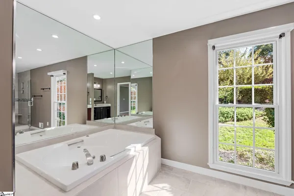 $624,900 | 317 East Killarney Lake, Moore, SC 29369