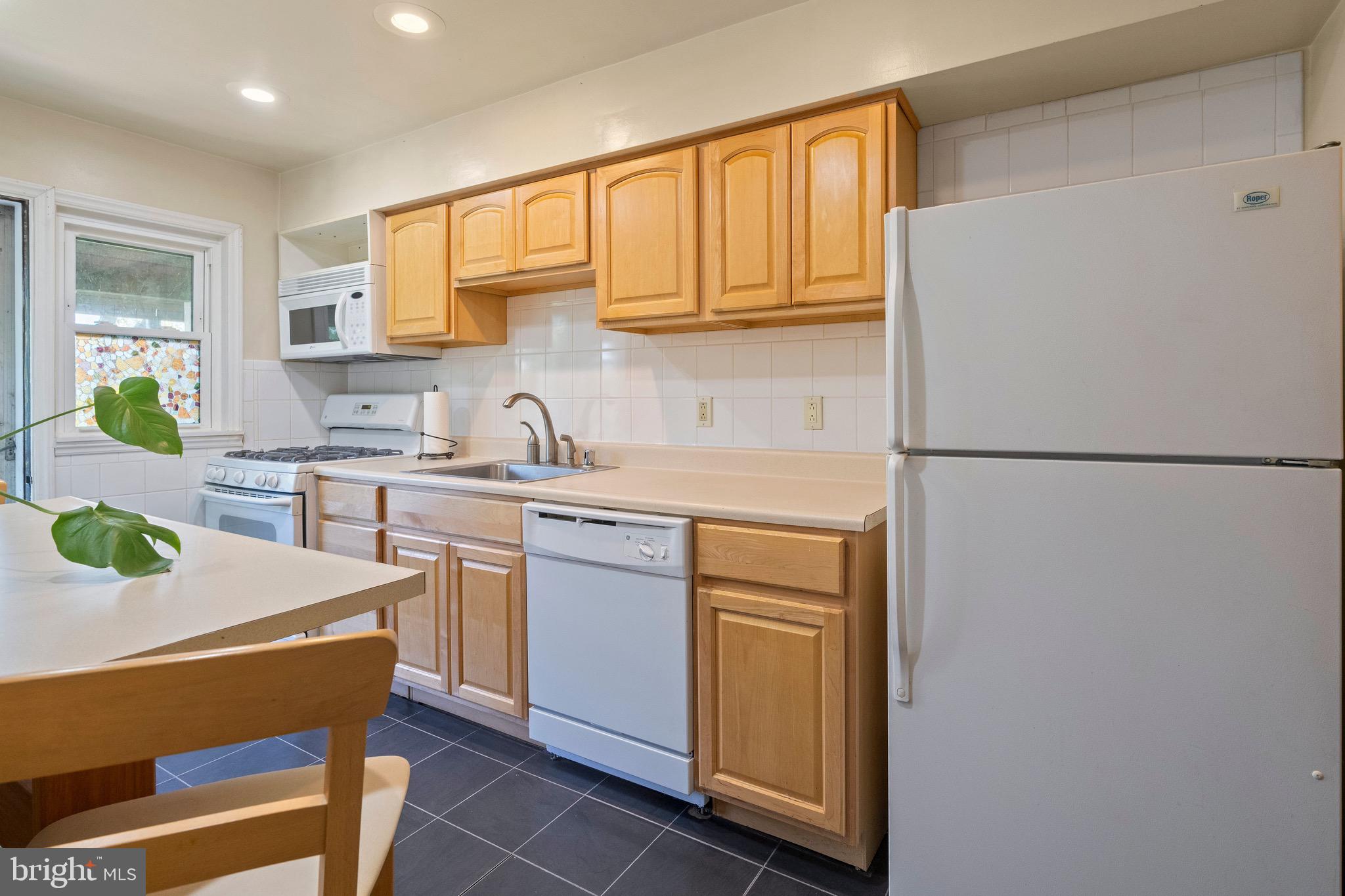 2802 Topaz Road Parkville, MD 21234 - Photo 7 of 26 Gallery Image 7