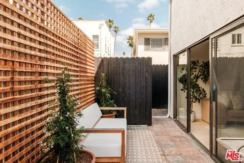 $1,999,000 | 847 17th Street, Unit 6, Santa Monica, CA 90403