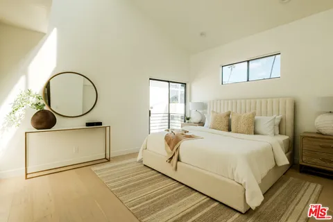 $1,999,000 | 847 17th Street, Unit 6, Santa Monica, CA 90403