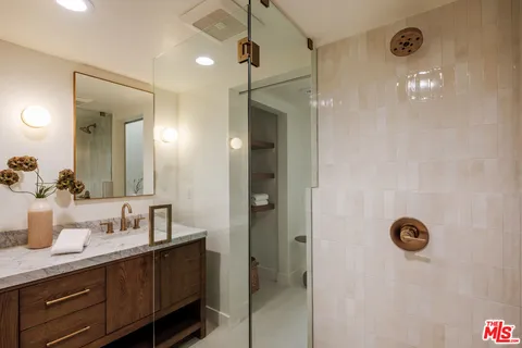 $1,999,000 | 847 17th Street, Unit 6, Santa Monica, CA 90403