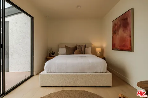 $1,999,000 | 847 17th Street, Unit 6, Santa Monica, CA 90403