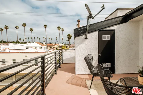 $1,999,000 | 847 17th Street, Unit 6, Santa Monica, CA 90403