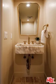 $1,999,000 | 847 17th Street, Unit 6, Santa Monica, CA 90403