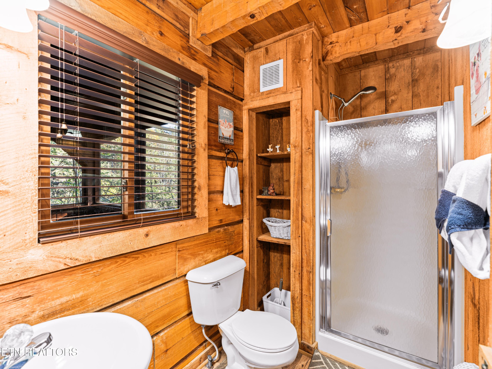 1083 Bryan View Road Sevierville, TN 37862 - Photo 14 of 29 Gallery Image 14