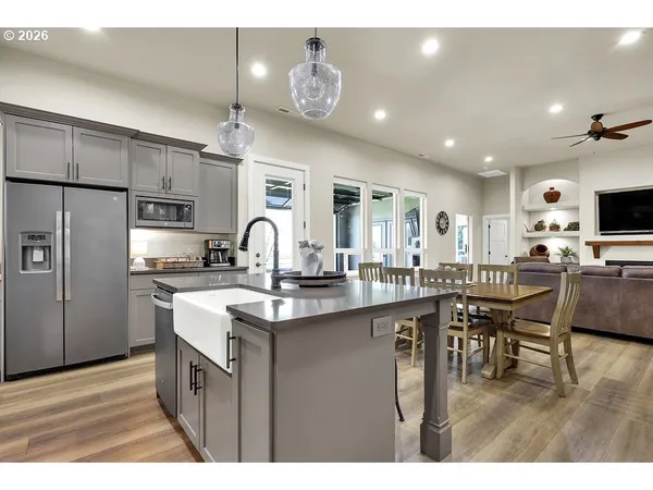 $1,150,000 | 95079 Toftdahl Road, Junction City, OR 97448