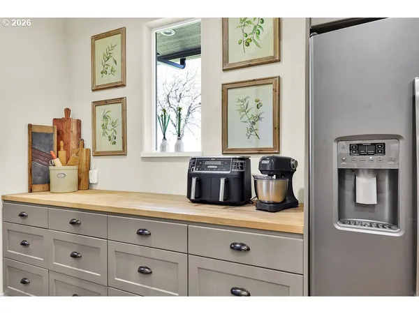 $1,150,000 | 95079 Toftdahl Road, Junction City, OR 97448