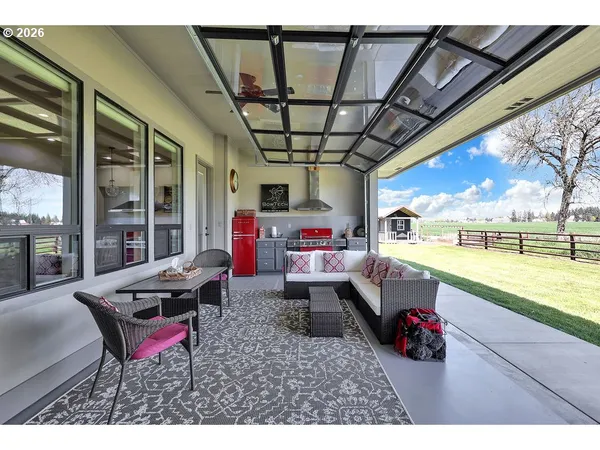 $1,150,000 | 95079 Toftdahl Road, Junction City, OR 97448