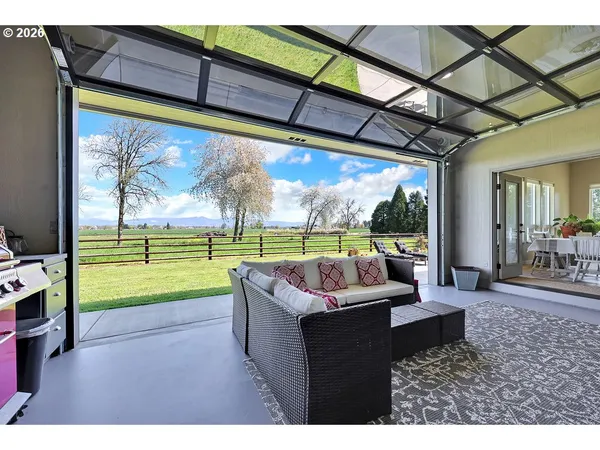 $1,150,000 | 95079 Toftdahl Road, Junction City, OR 97448