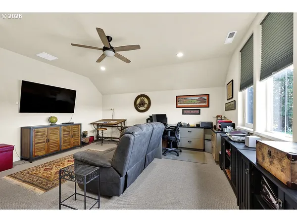 $1,150,000 | 95079 Toftdahl Road, Junction City, OR 97448