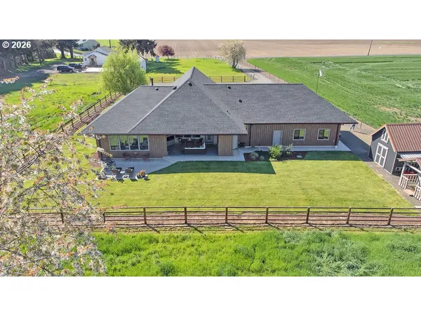 $1,150,000 | 95079 Toftdahl Road, Junction City, OR 97448
