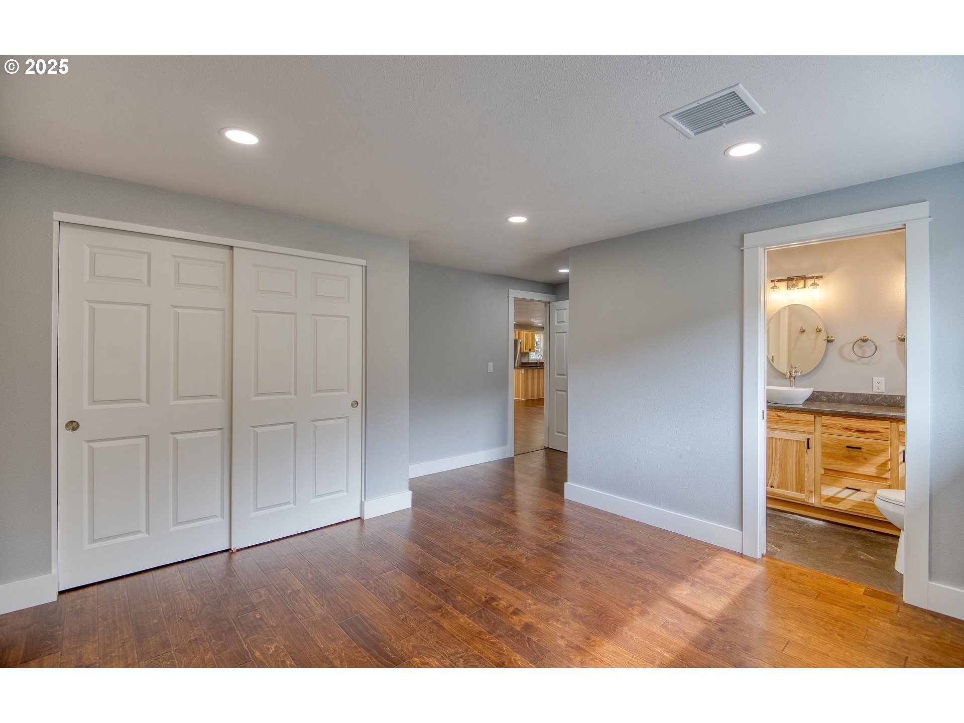 16855 Highway 42 Myrtle Point, OR 97458 - Photo 13 of 43 a view of an empty room and a window