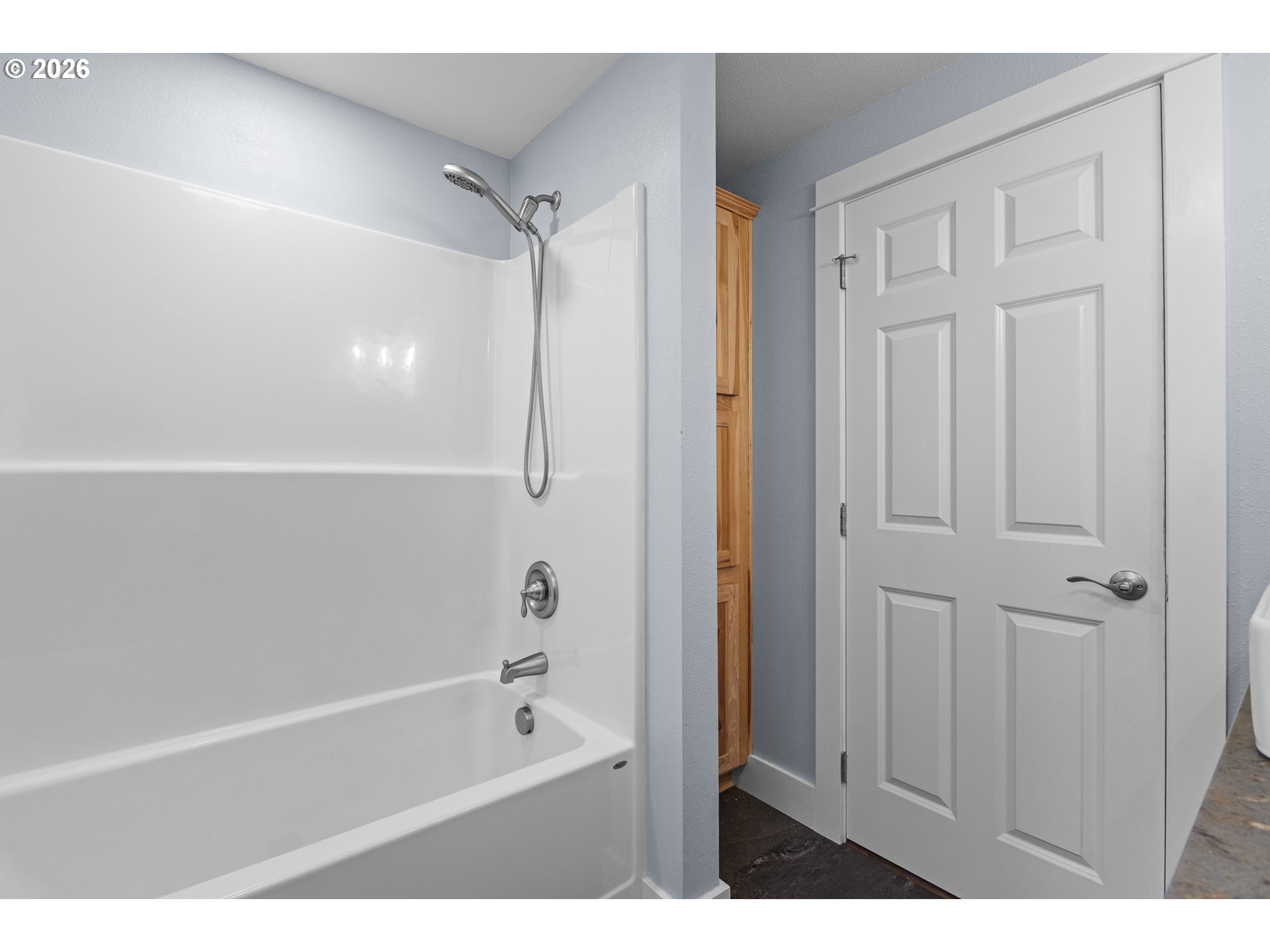 16855 Highway 42 Myrtle Point, OR 97458 - Photo 18 of 43 a bathroom with a tub shower and a sink