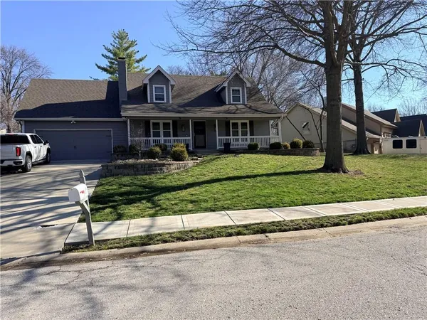 $435,000 | 424 Brookside Avenue, Liberty, MO 64068