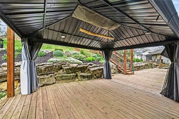 $435,000 | 424 Brookside Avenue, Liberty, MO 64068