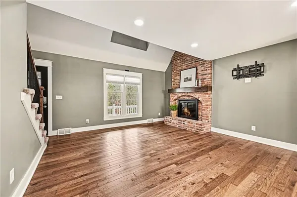$435,000 | 424 Brookside Avenue, Liberty, MO 64068