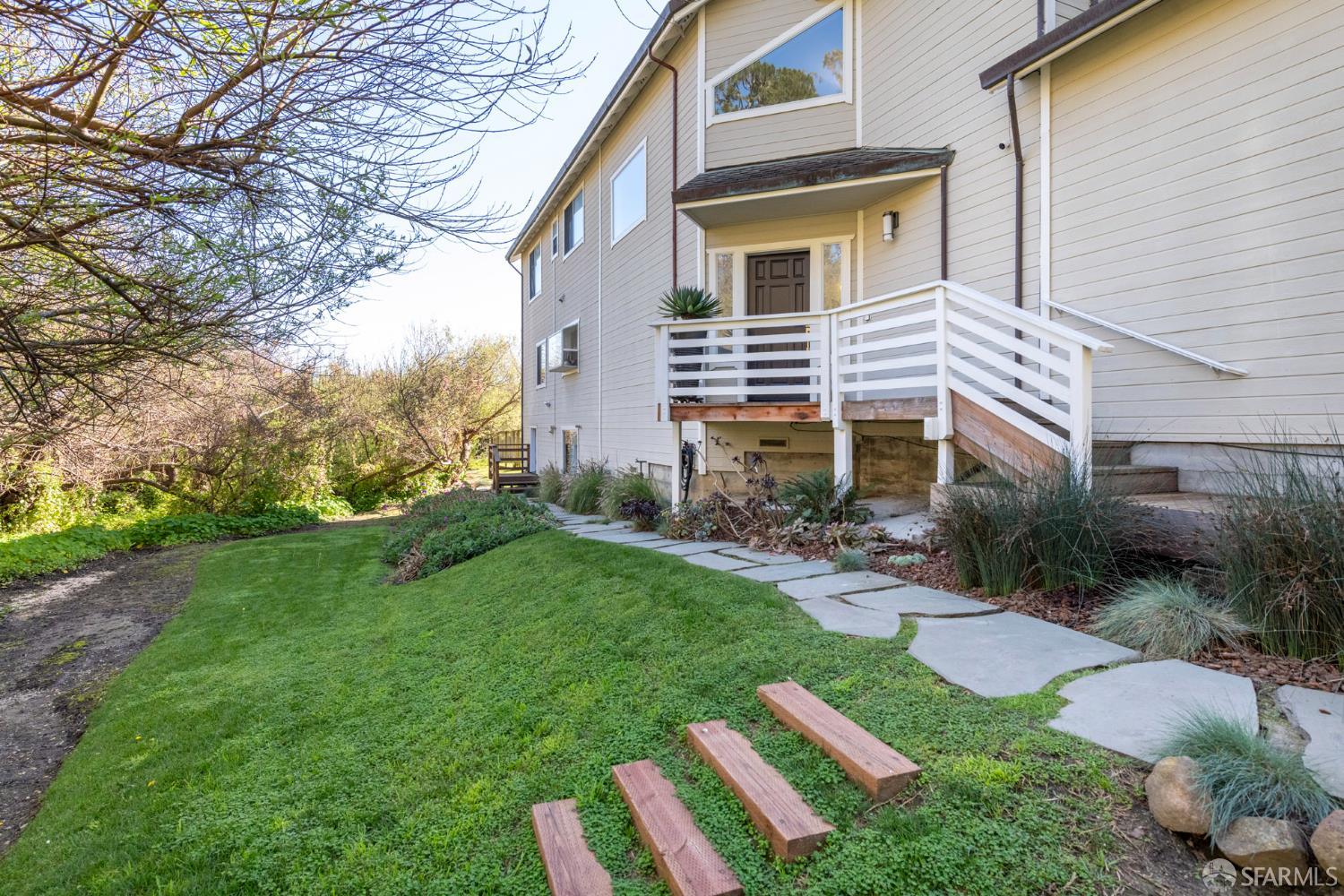 548 Hermosa Avenue Half Moon Bay, CA 94019 - Photo 3 of 62