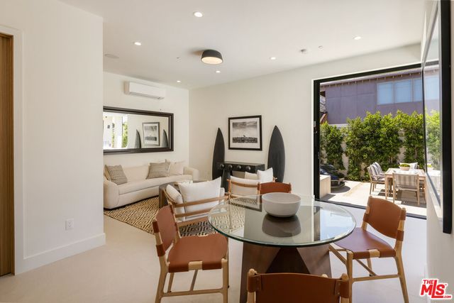 $4,695,000 | 2115 Walnut Avenue, Venice, CA 90291