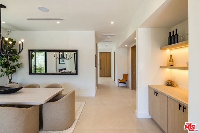 $4,695,000 | 2115 Walnut Avenue, Venice, CA 90291