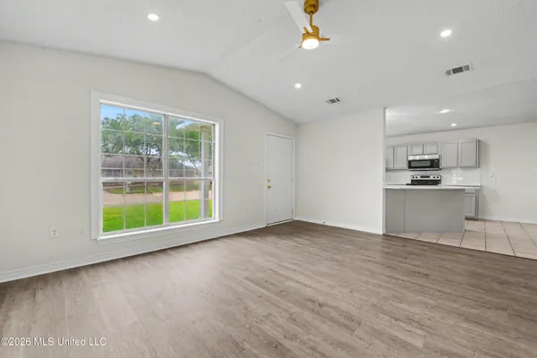 $1,700 | 10695 Plummer Circle, Gulfport, MS 39503