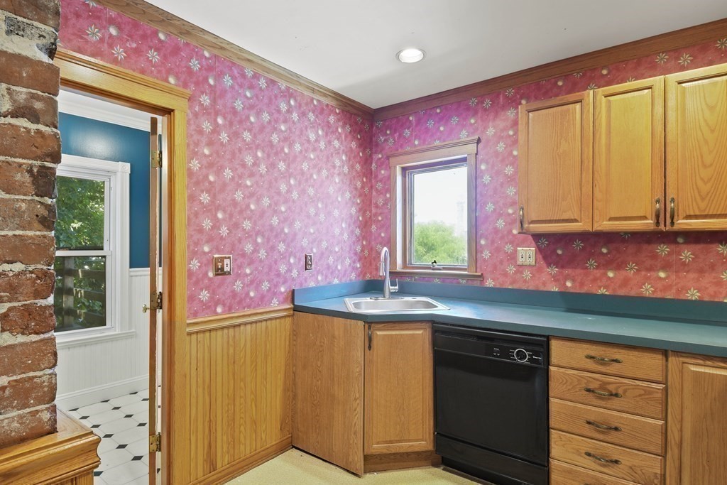 7 Summit Street Maynard, MA 01754 - Photo 18 of 37 Gallery Image 18
