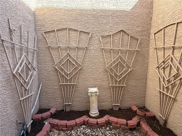 $1,200 | 6750 Del Rey Avenue, Unit 106, Las Vegas, NV 89146