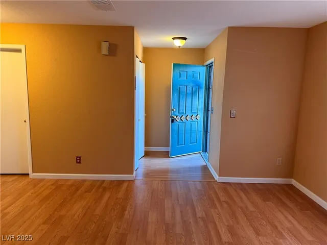 $1,200 | 6750 Del Rey Avenue, Unit 106, Las Vegas, NV 89146