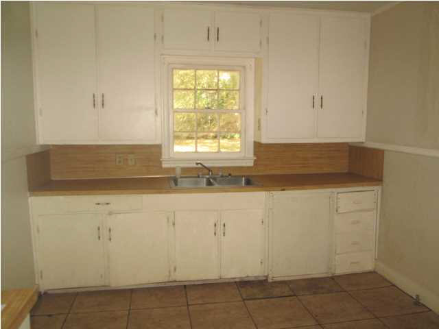 310 Cooper Road Jackson, MS 39212 - Photo 4 of 11 Kitchen view 1
