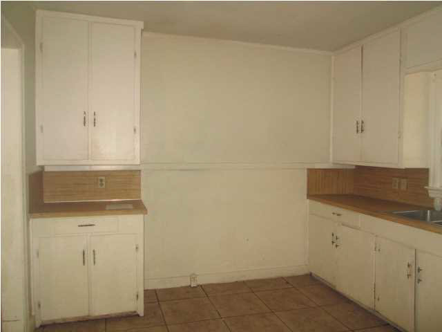 310 Cooper Road Jackson, MS 39212 - Photo 5 of 11 Kitchen view 2