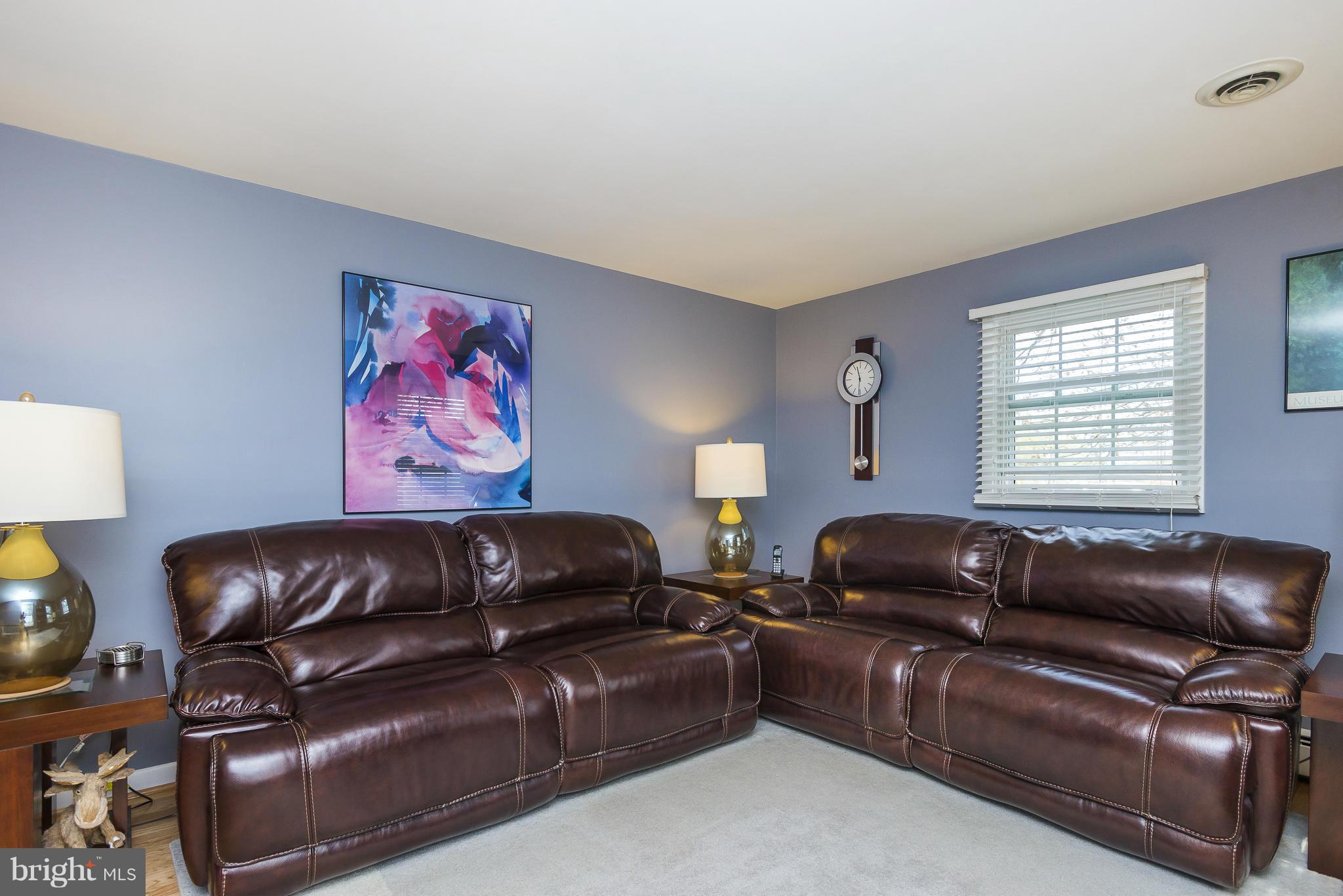 874 Mago Vista Road Arnold, MD 21012 - Photo 17 of 26 Living Room