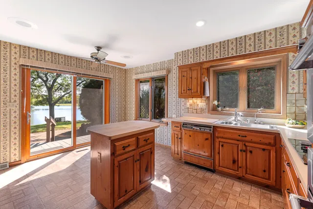 $549,000 | 2627 Lake Isle Drive, Mequon, WI 53092