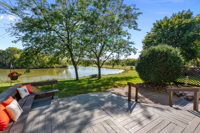 $549,000 | 2627 Lake Isle Drive, Mequon, WI 53092