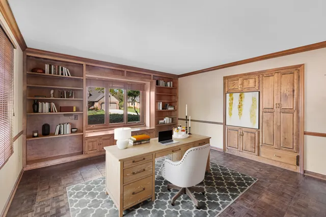 $549,000 | 2627 Lake Isle Drive, Mequon, WI 53092