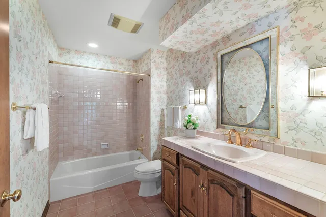 $549,000 | 2627 Lake Isle Drive, Mequon, WI 53092