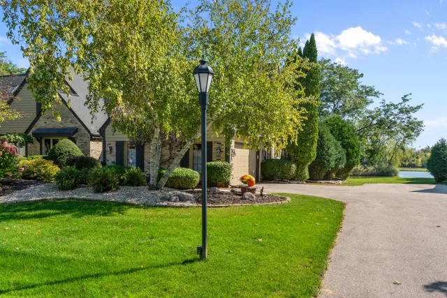 $549,000 | 2627 Lake Isle Drive, Mequon, WI 53092