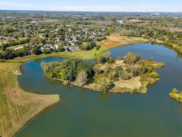 $549,000 | 2627 Lake Isle Drive, Mequon, WI 53092